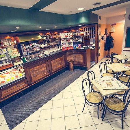 Hotel La Gaietta Millesimo エクステリア 写真