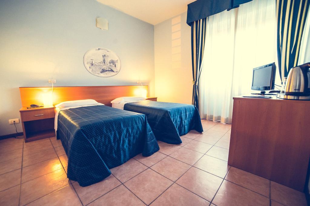 Hotel La Gaietta Millesimo エクステリア 写真