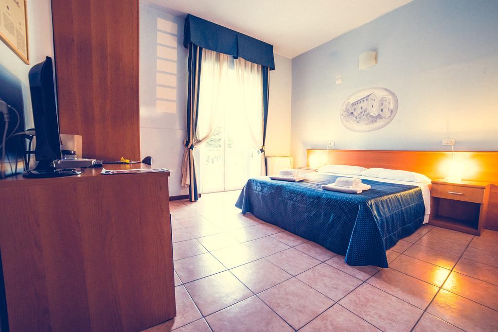 Hotel La Gaietta Millesimo 部屋 写真
